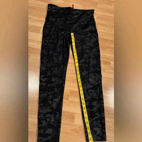 SPANX High Waisted Camouflage Leggings XL - Picture 2 of 6